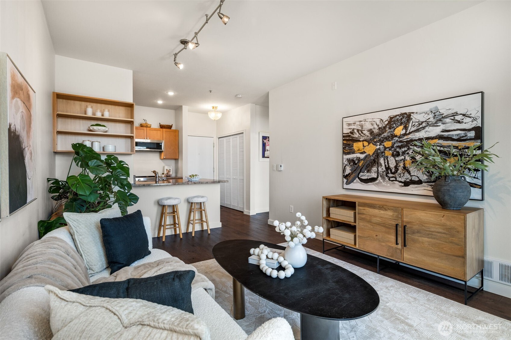 2414 1st Avenue #413, Seattle, WA 98121-1306