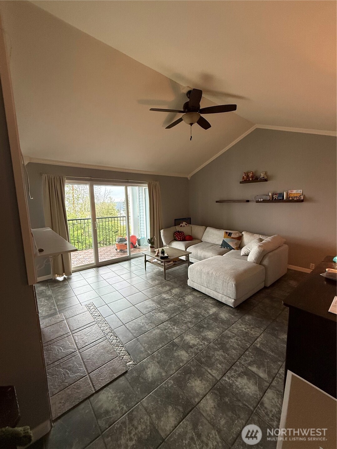 625 N Jackson Avenue #B42, Tacoma, WA 98406