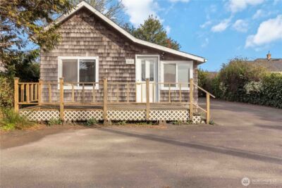 808 Pacific Avenue N, Long Beach, WA 98631