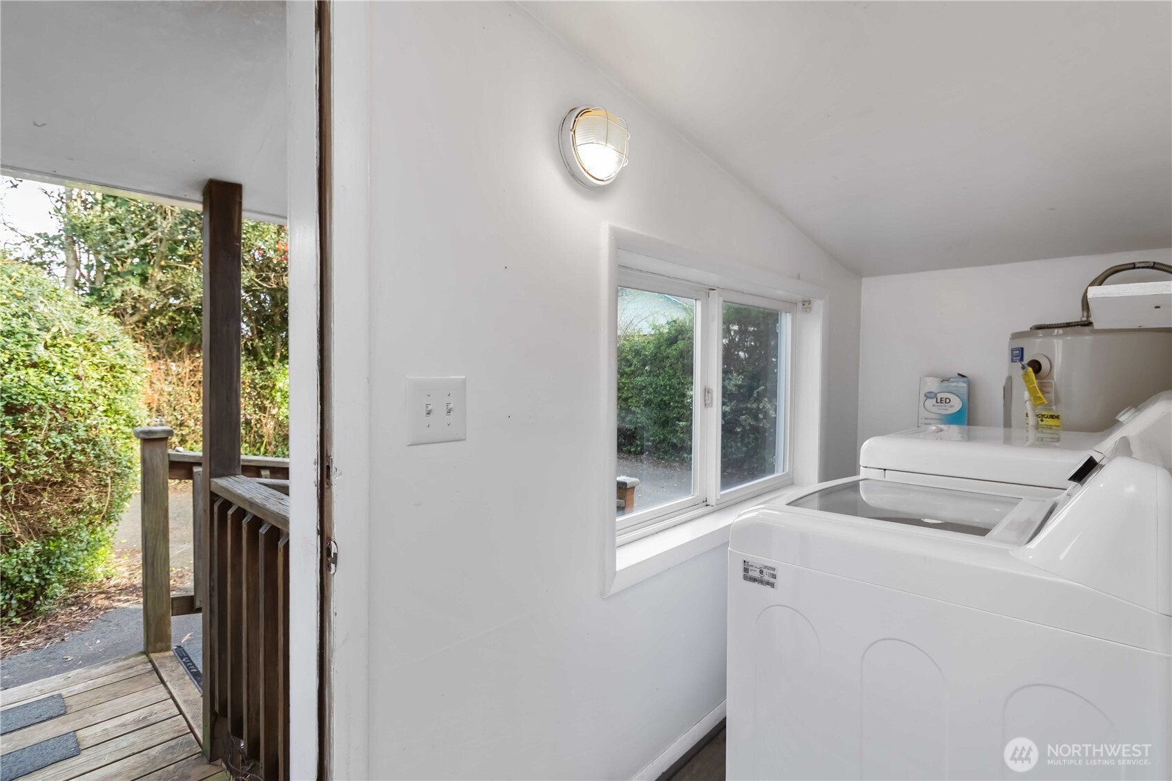 808 Pacific Avenue N, Long Beach, WA 98631