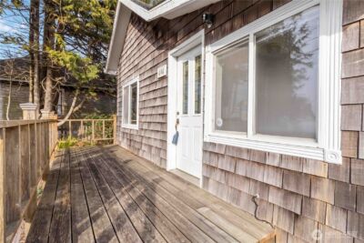 808 Pacific Avenue N, Long Beach, WA 98631 - Photo 2