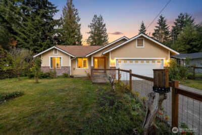 3001 Green Valley Drive , Maple Falls, WA 98266