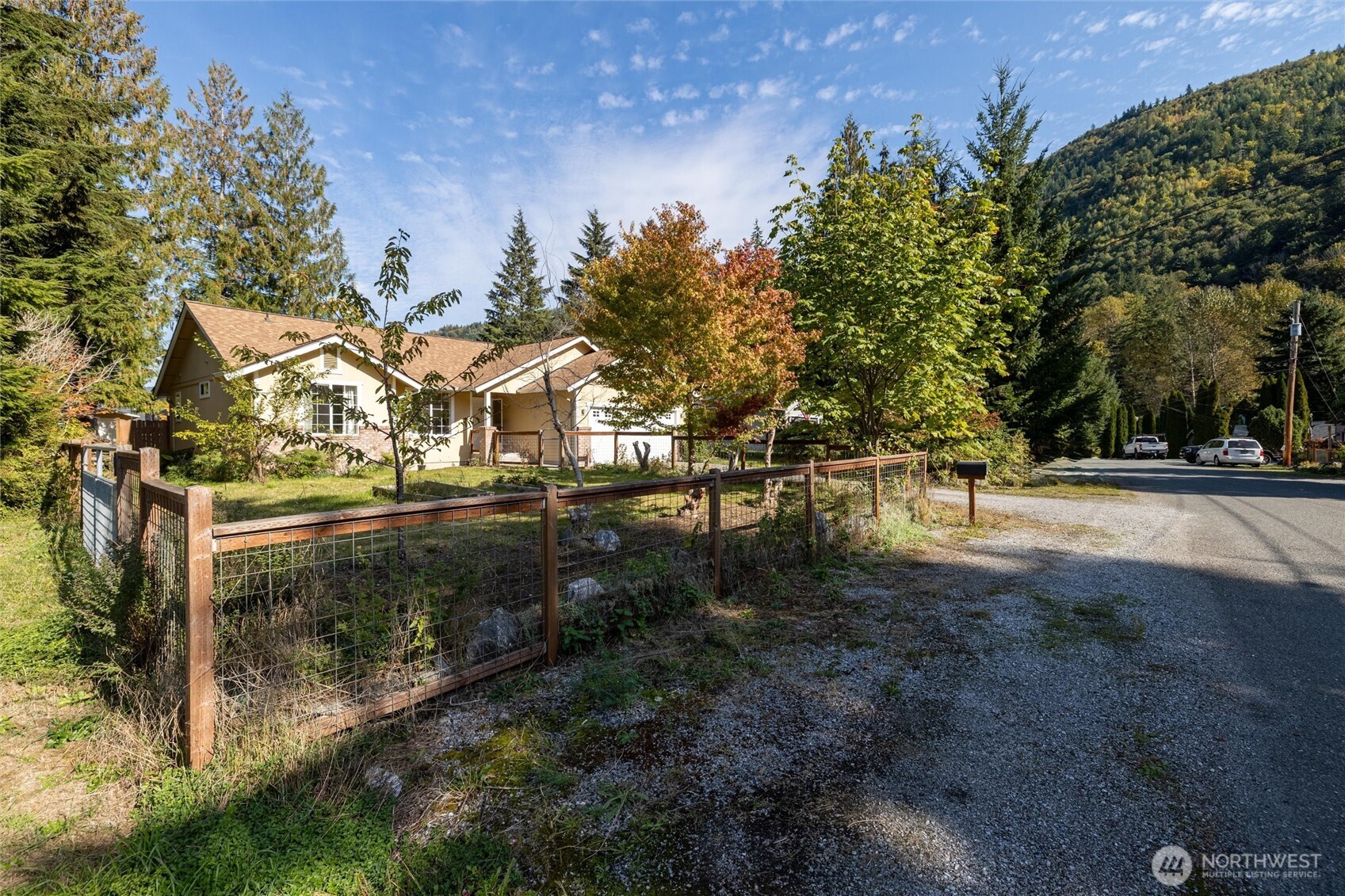 3001 Green Valley Drive , Maple Falls, WA 98266