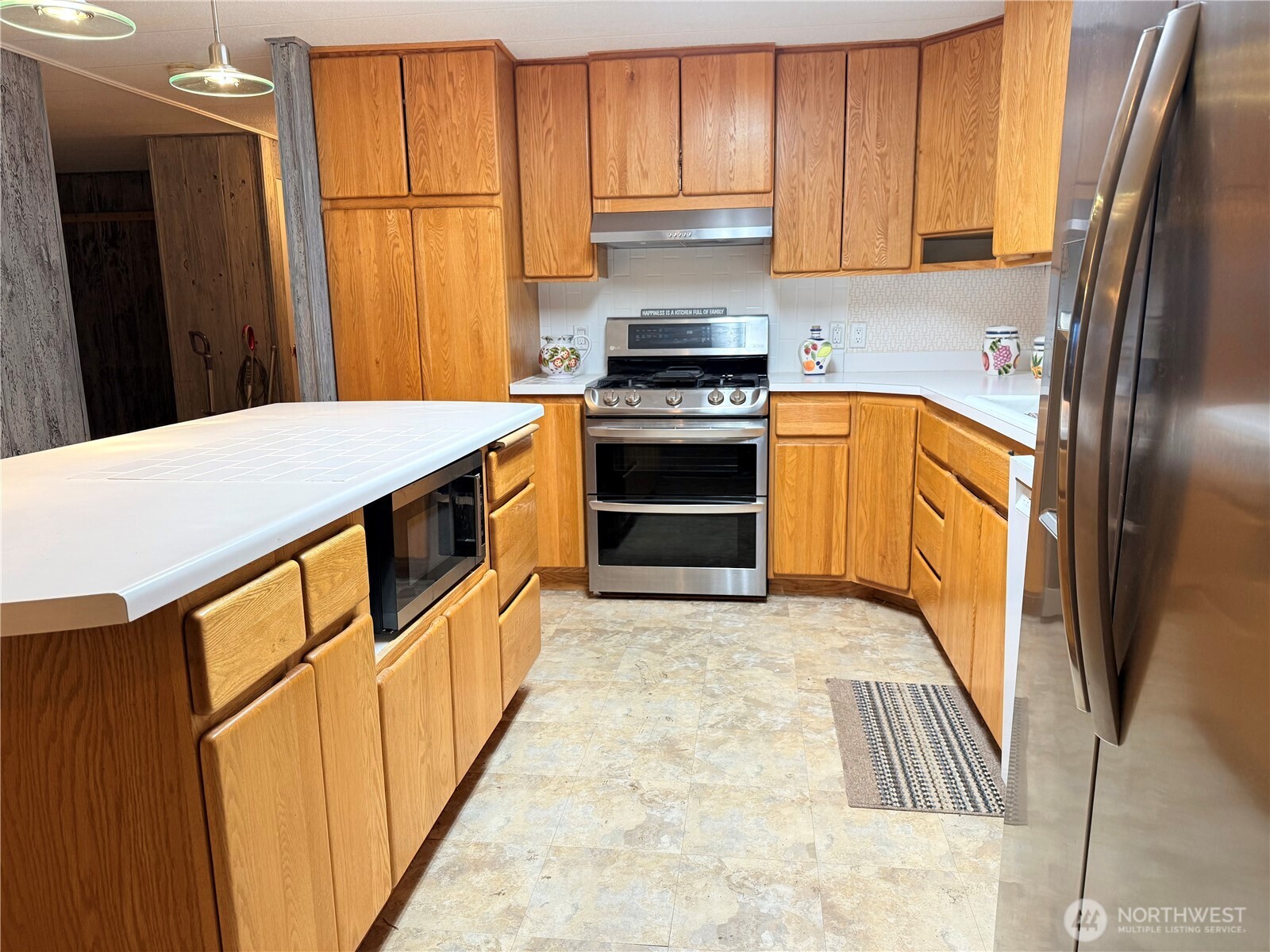 411 SW College Avenue , Wilbur, WA 99185