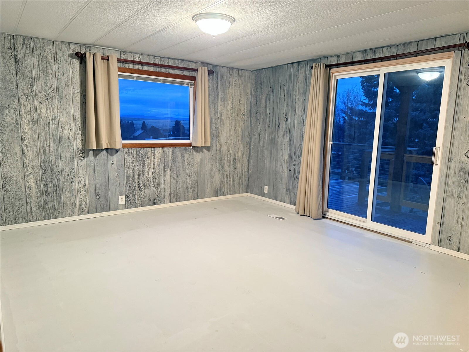 411 SW College Avenue , Wilbur, WA 99185