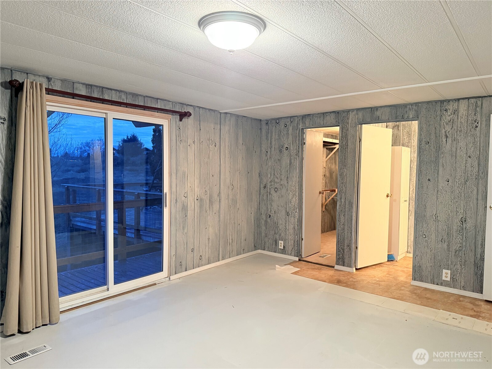 411 SW College Avenue , Wilbur, WA 99185