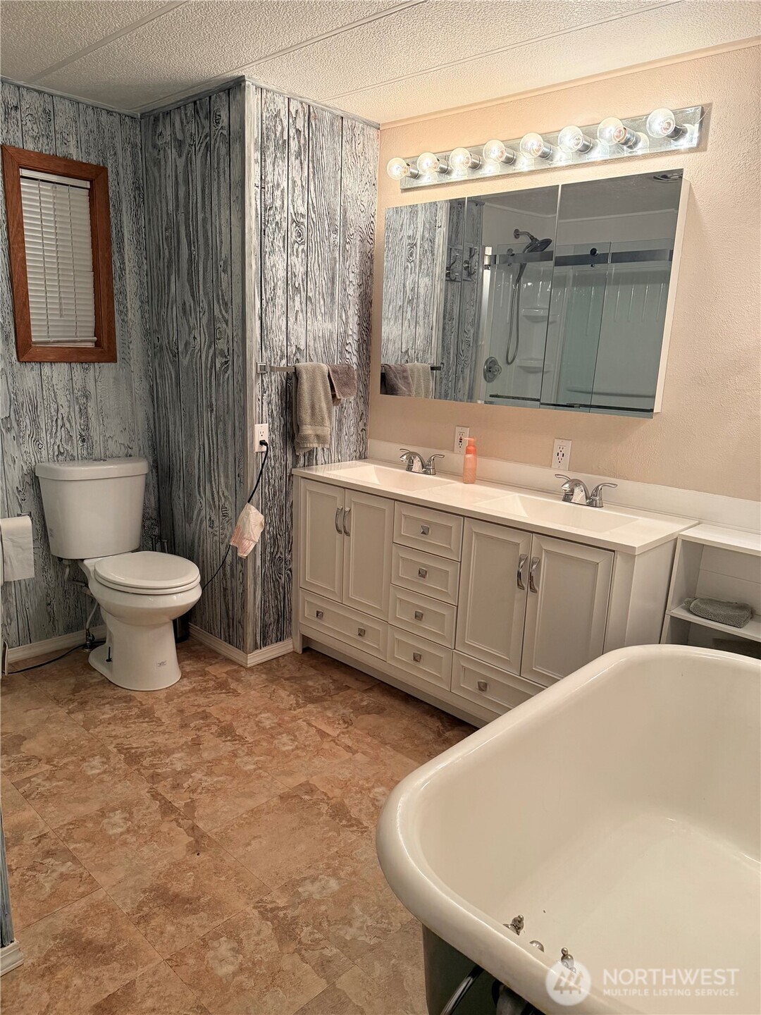 411 SW College Avenue , Wilbur, WA 99185