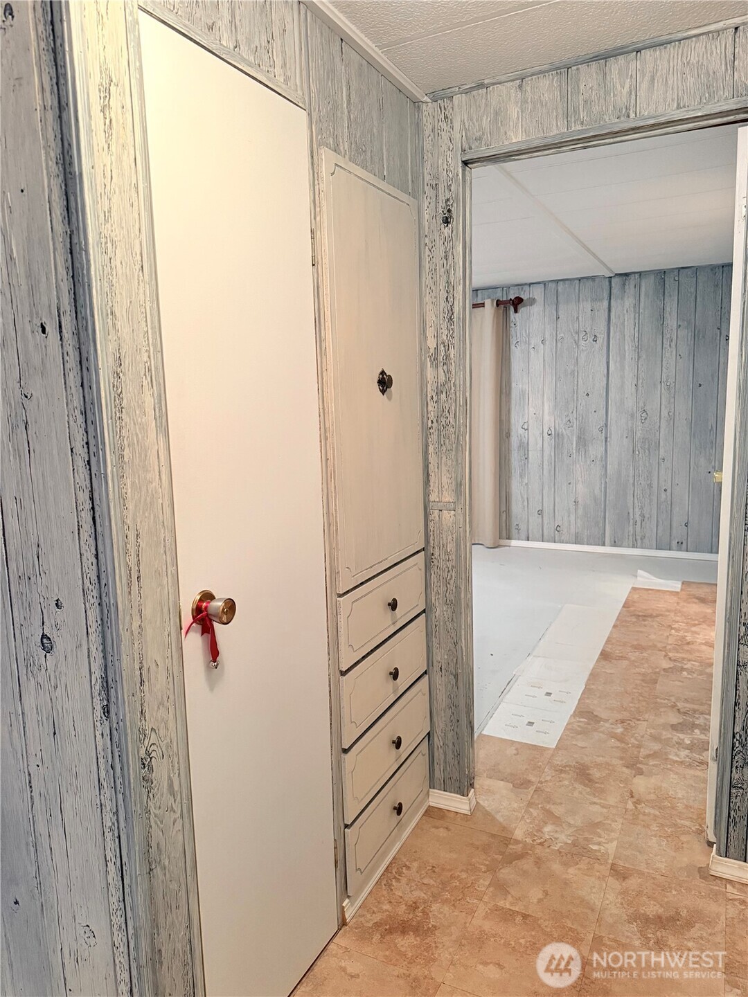 411 SW College Avenue , Wilbur, WA 99185