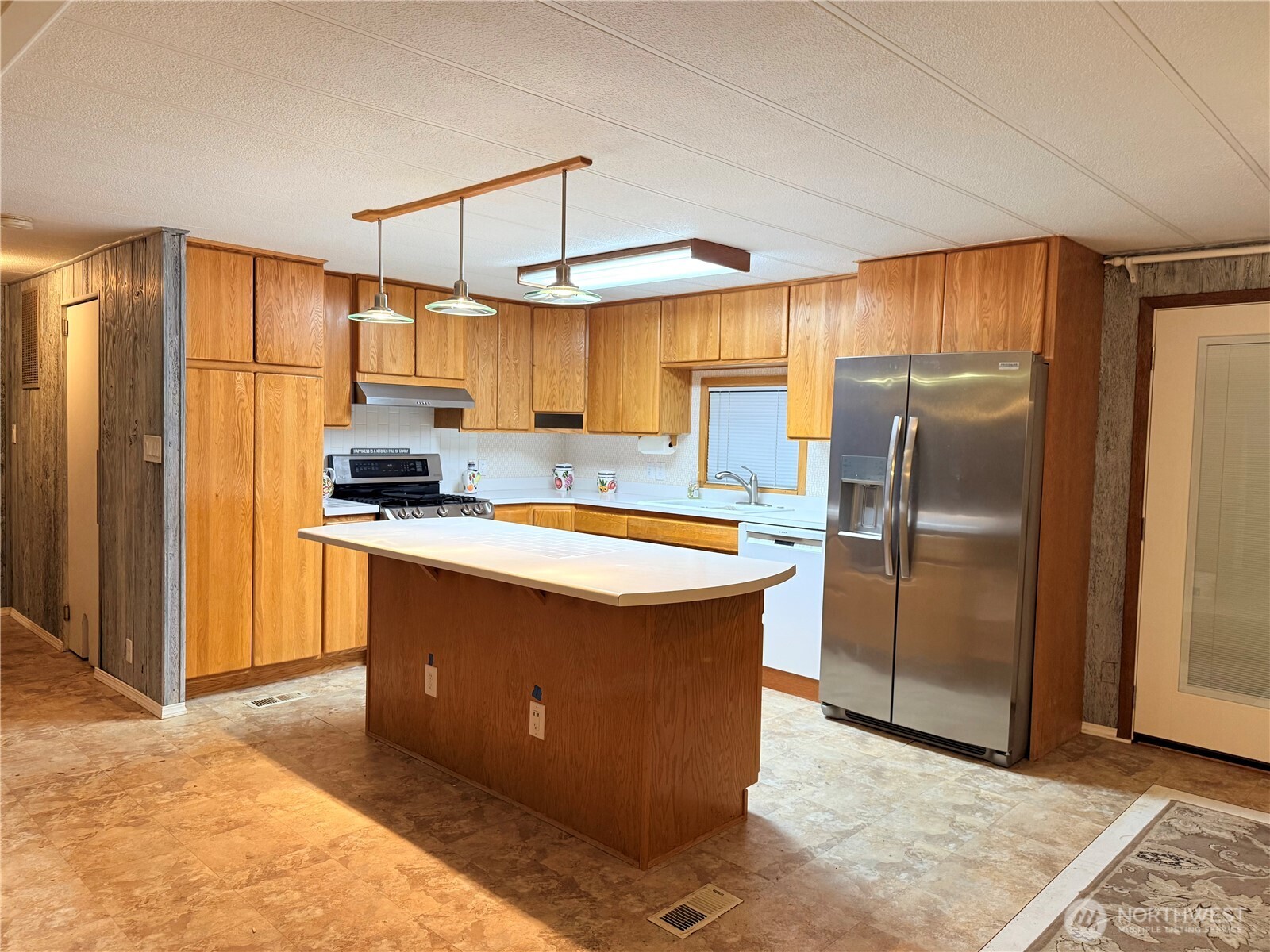 411 SW College Avenue , Wilbur, WA 99185