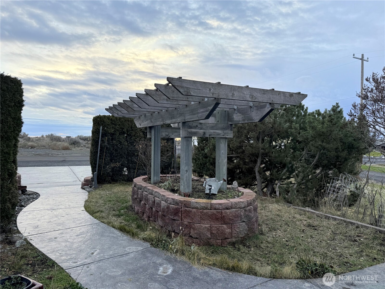 411 SW College Avenue , Wilbur, WA 99185