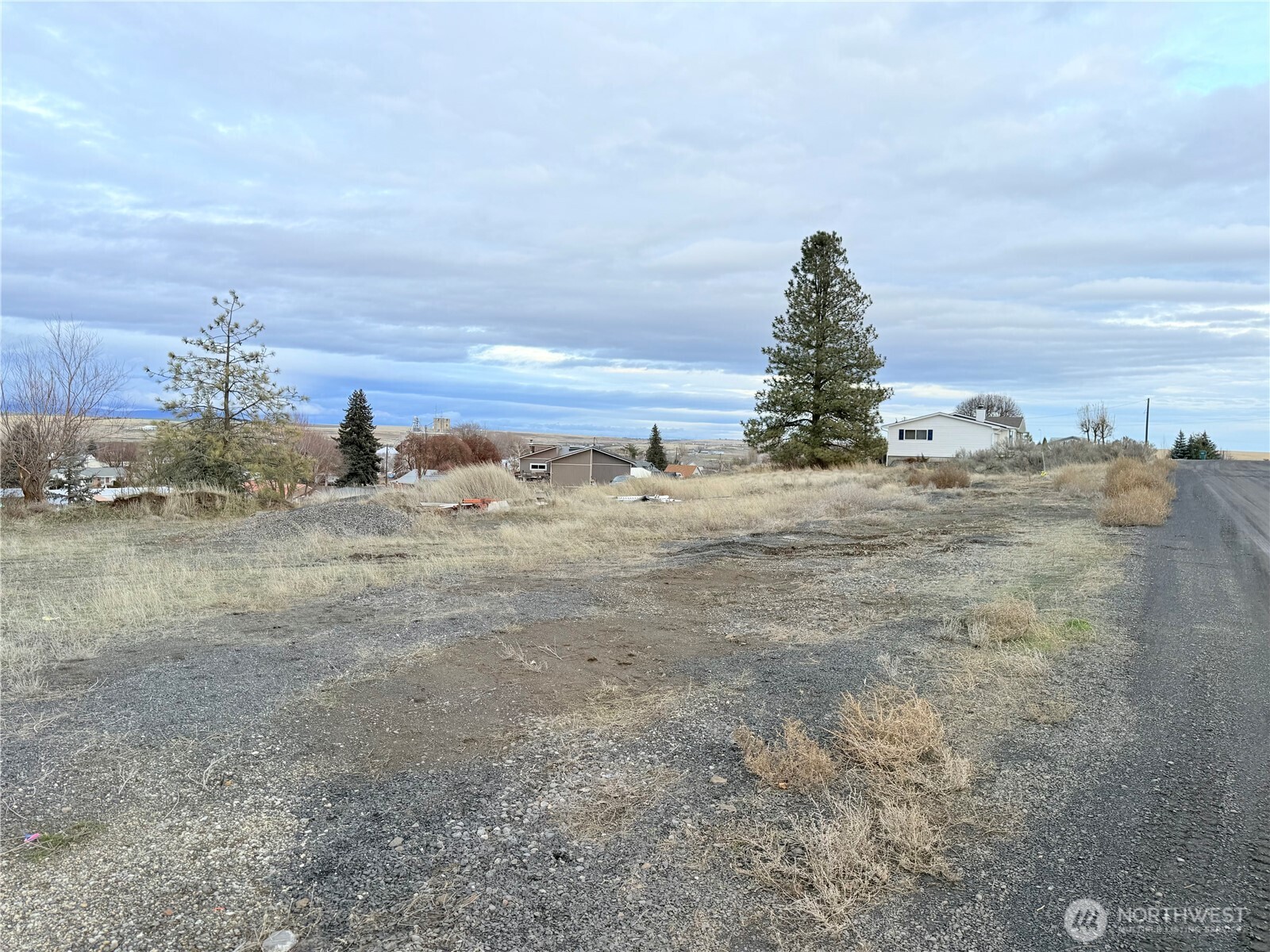 411 SW College Avenue , Wilbur, WA 99185