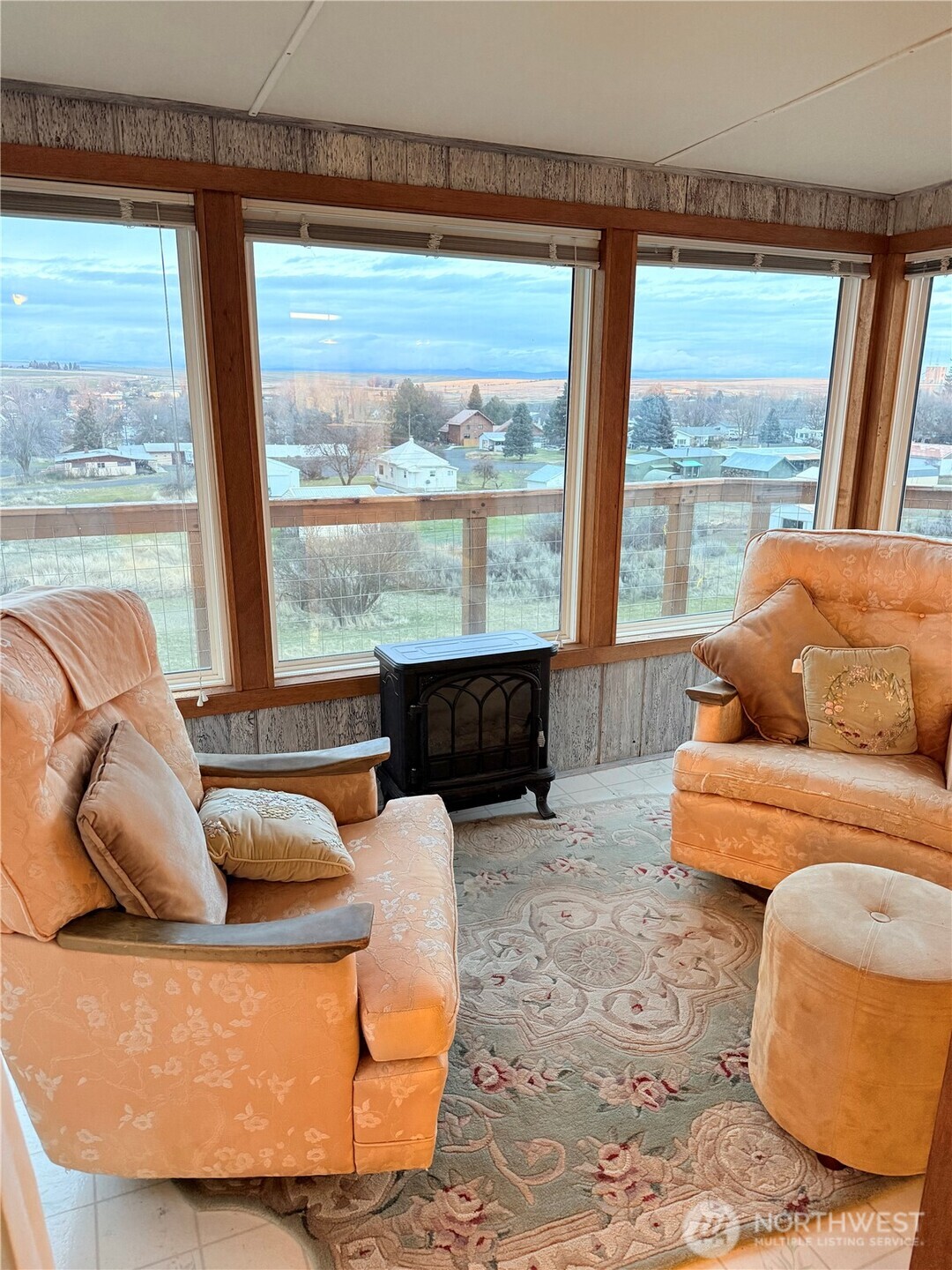 411 SW College Avenue , Wilbur, WA 99185