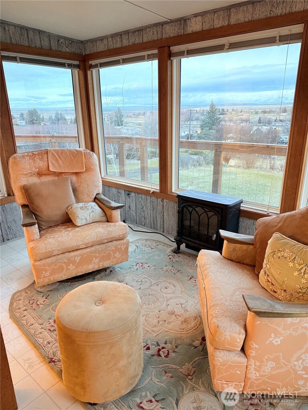 411 SW College Avenue , Wilbur, WA 99185