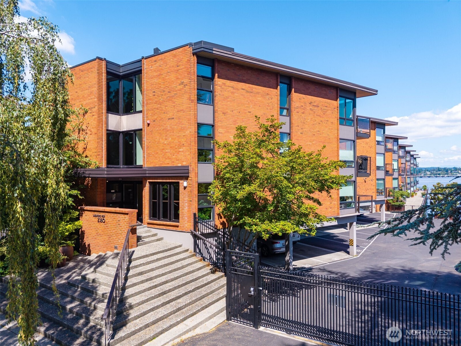 2360 43rd Ave E #404, Seattle, WA 98112