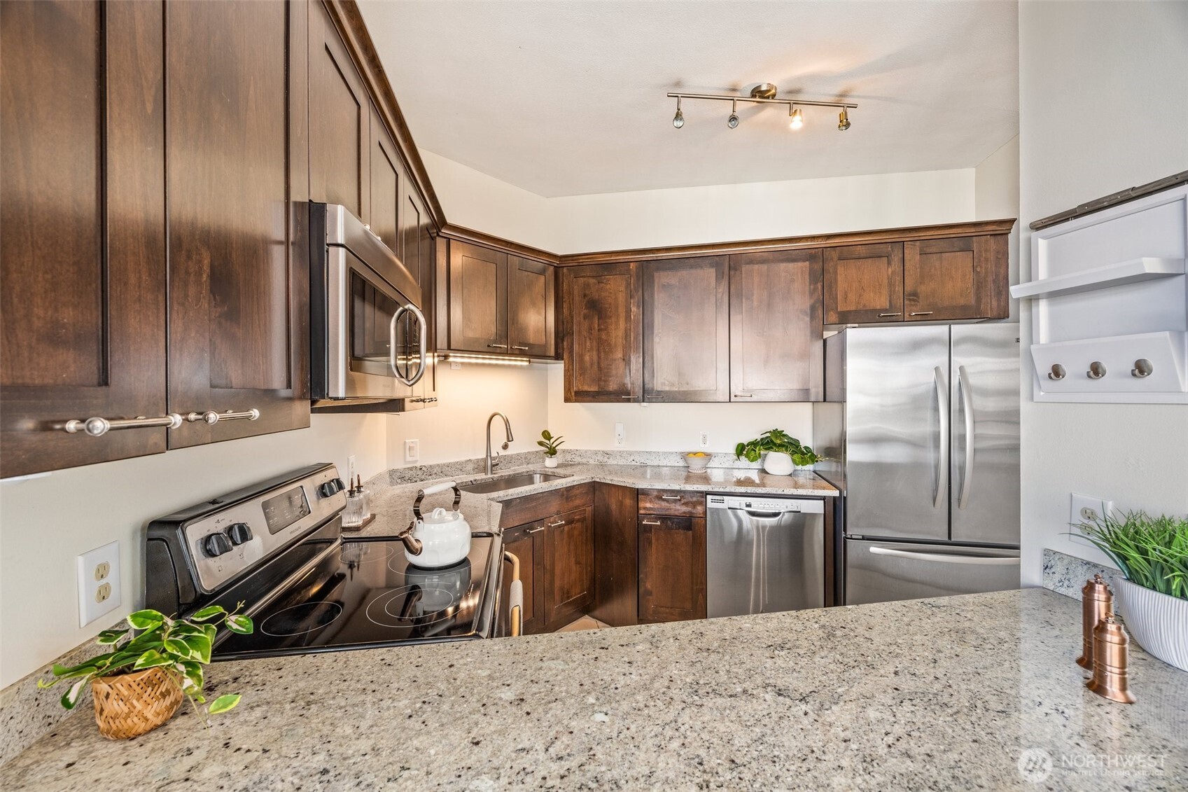 2360 43rd Ave E #404, Seattle, WA 98112