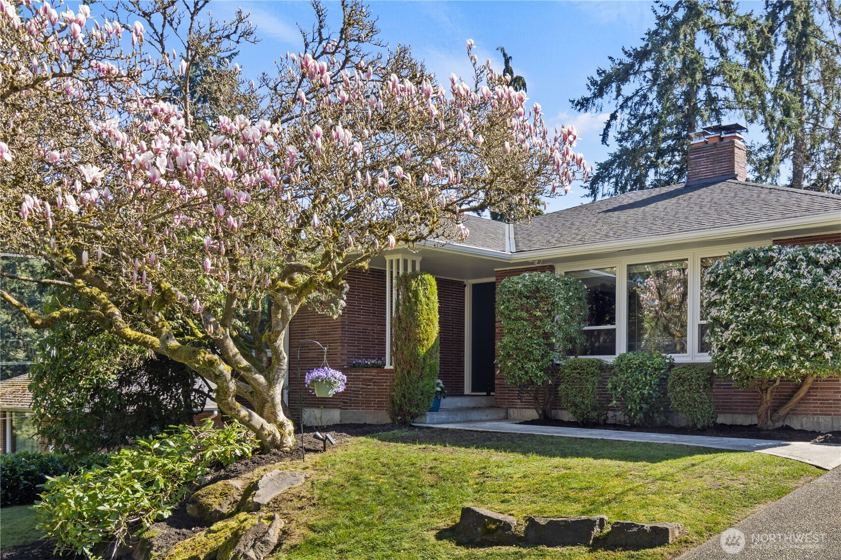 541 NE 130th Street , Seattle, WA 98125