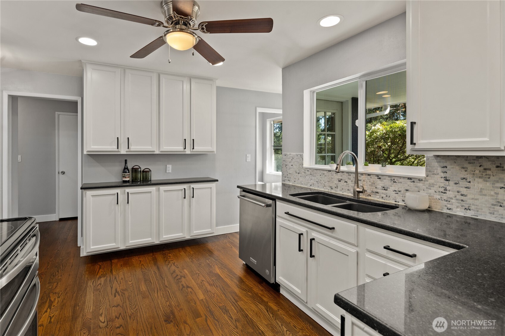 541 NE 130th Street , Seattle, WA 98125