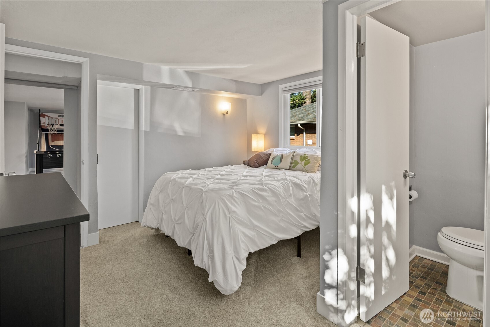 541 NE 130th Street , Seattle, WA 98125