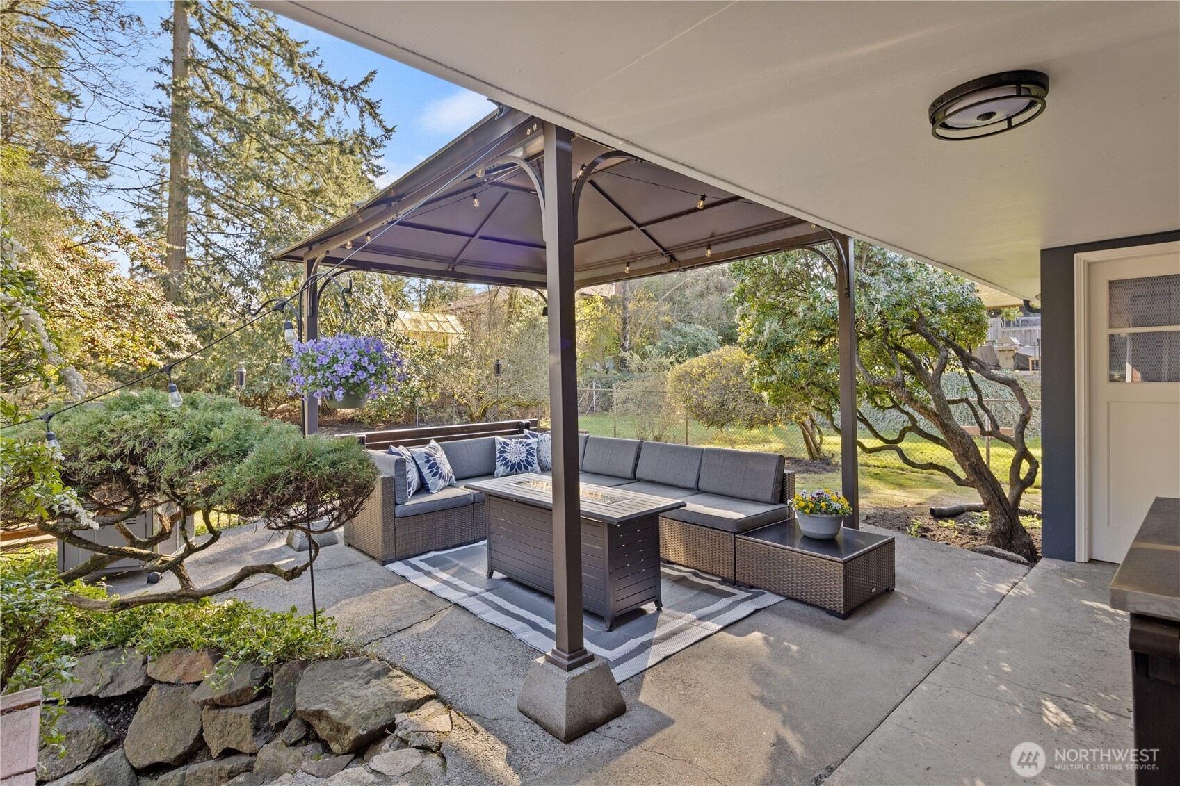 541 NE 130th Street , Seattle, WA 98125