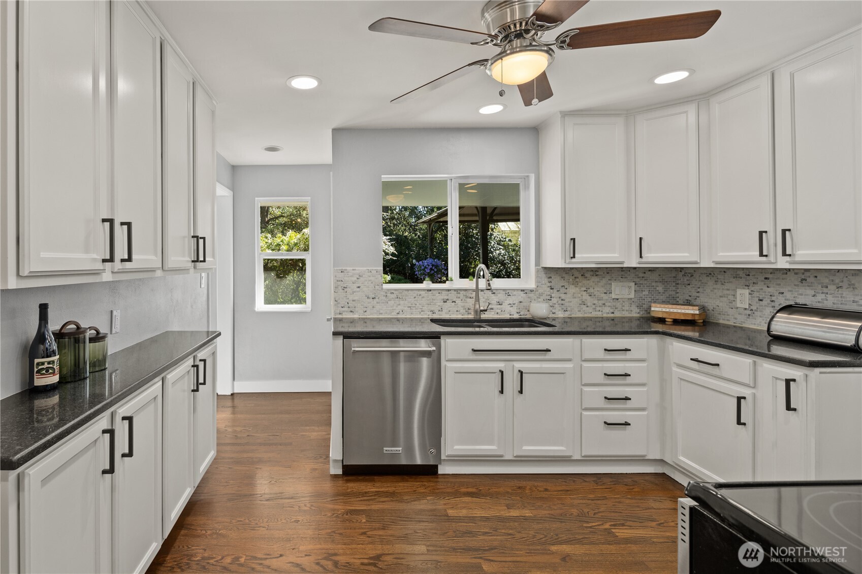 541 NE 130th Street , Seattle, WA 98125