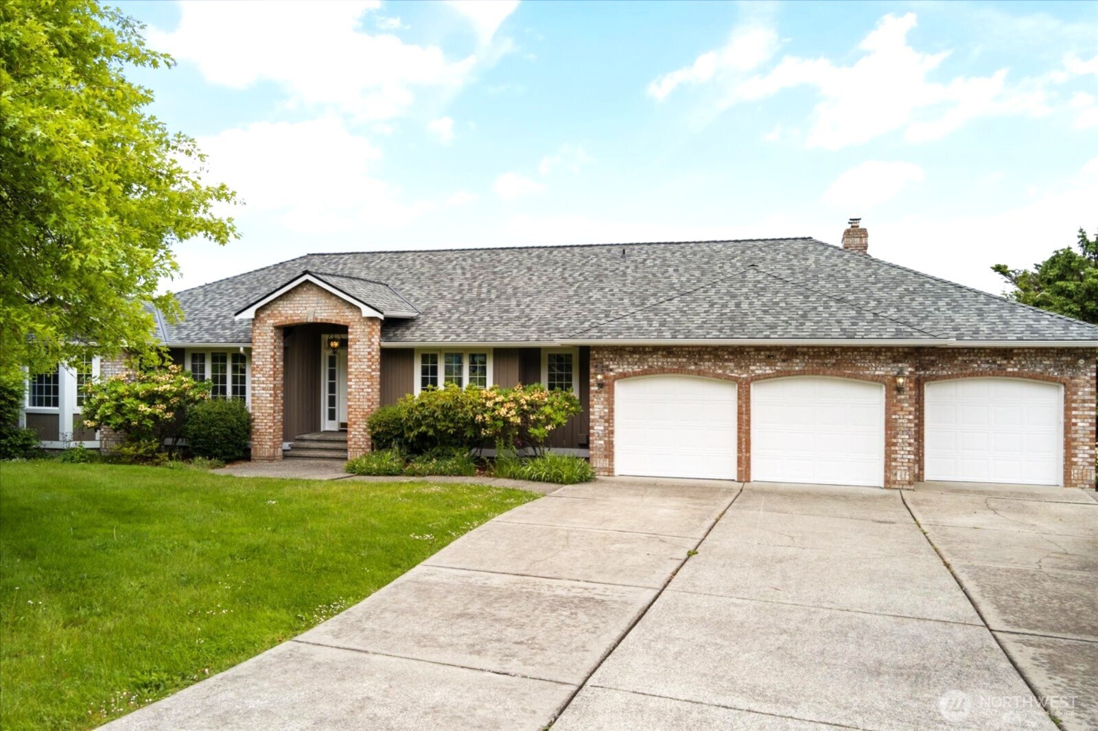 366 Samanthia Lane , Camano Island, WA 98282