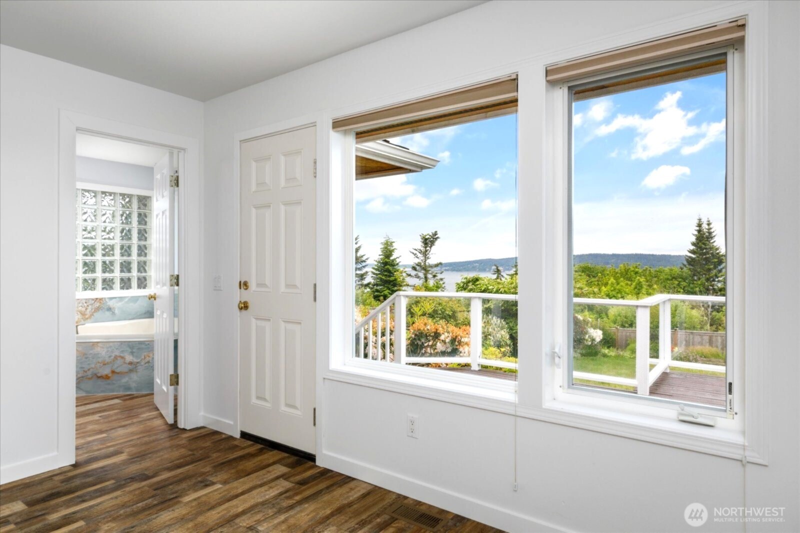 366 Samanthia Lane , Camano Island, WA 98282