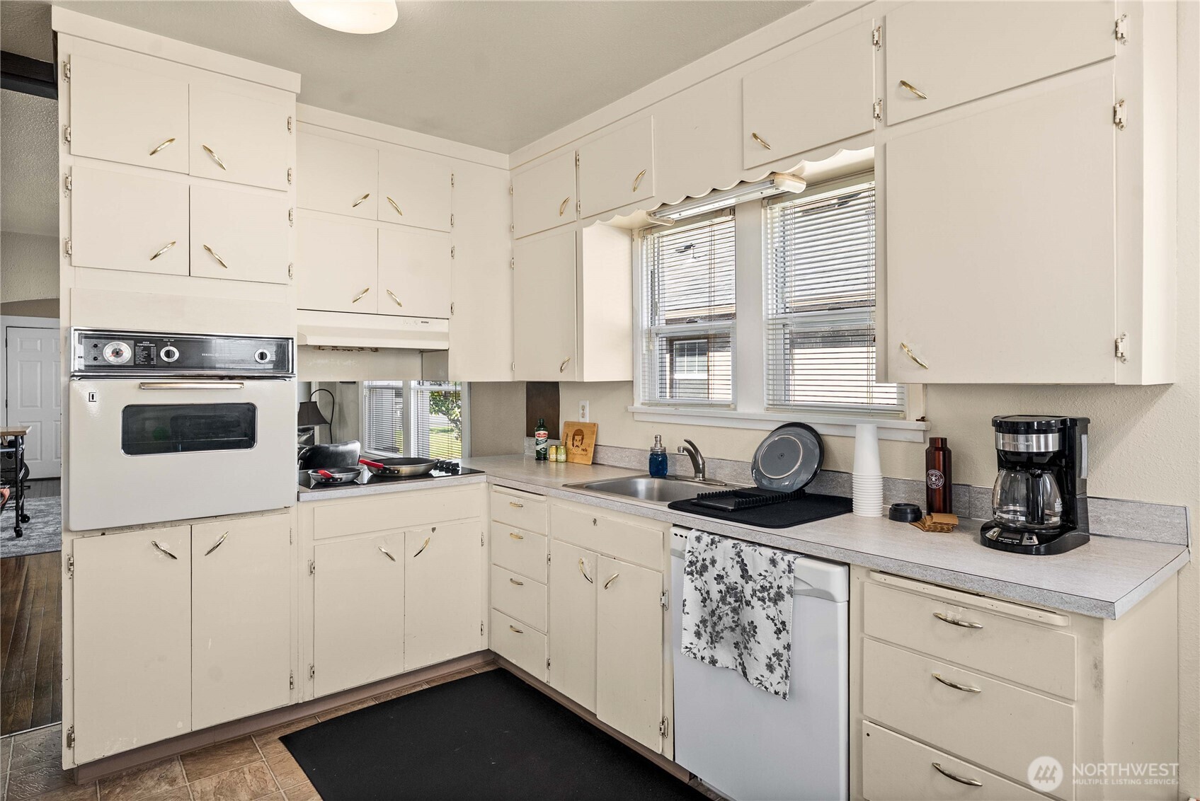 4509 Pacific Avenue , Tacoma, WA 98418