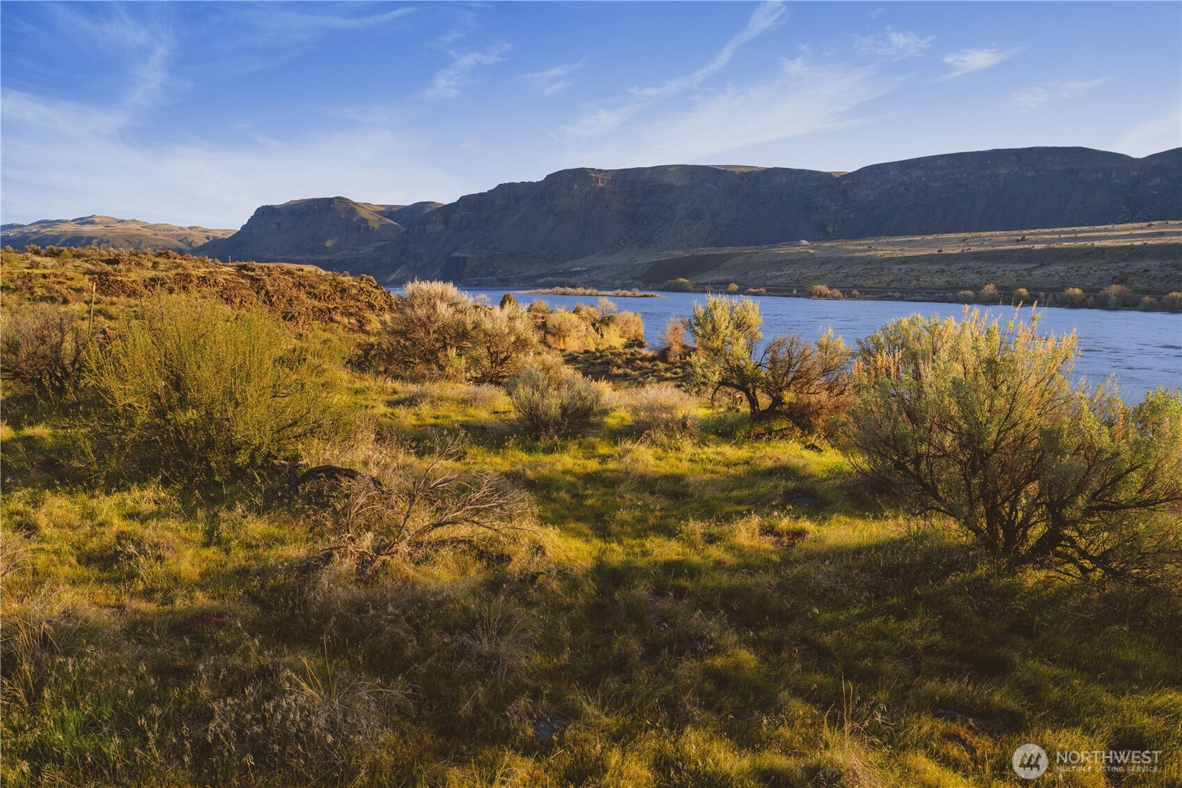375 Ravenwing Lane , Malaga, WA 98828