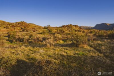 375 Ravenwing Lane , Malaga, WA 98828 - Photo 7