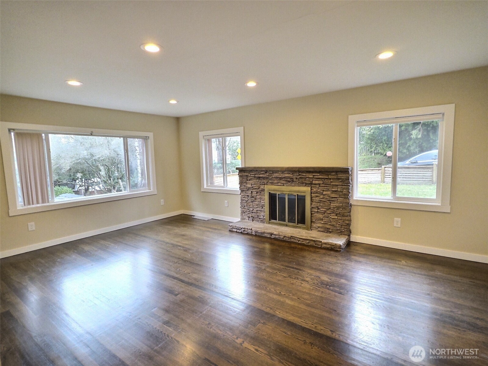 9827 8th Avenue NE, Seattle, WA 98115