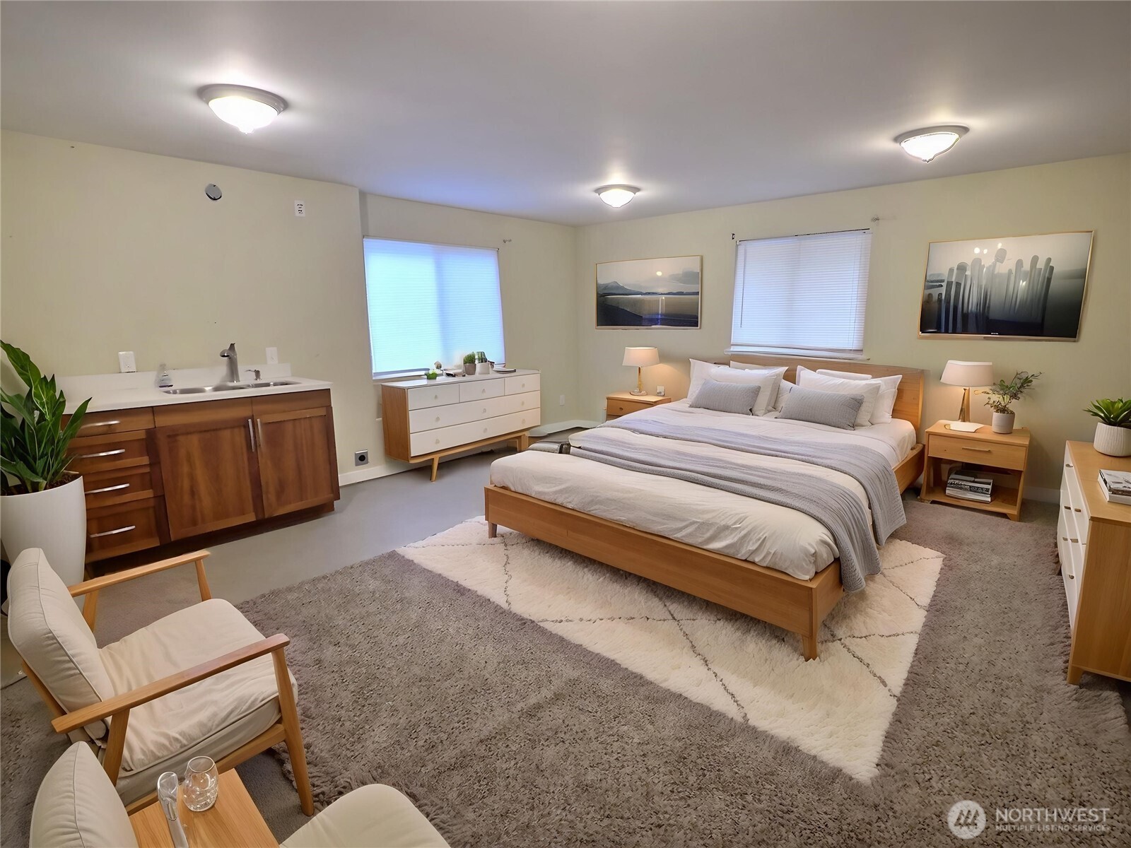 9827 8th Avenue NE, Seattle, WA 98115