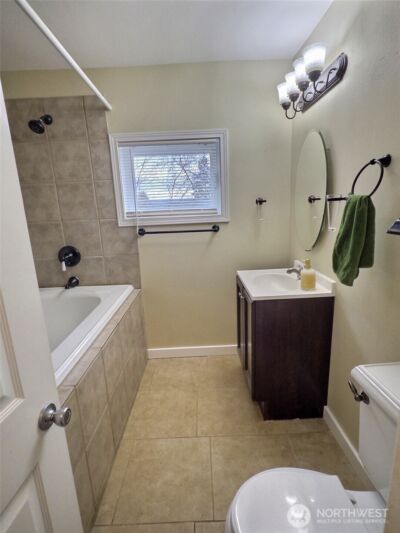 9827 8th Avenue NE, Seattle, WA 98115 - Photo 7