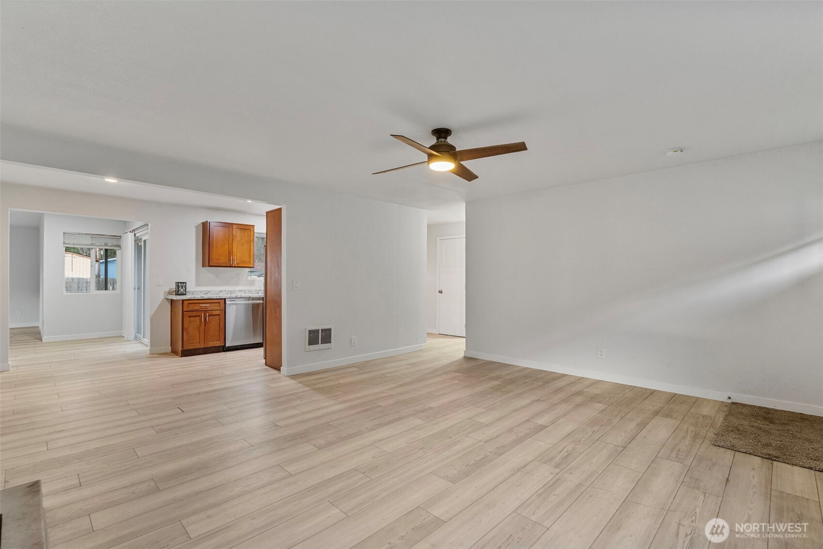 145 Collar Avenue , Morton, WA 98356