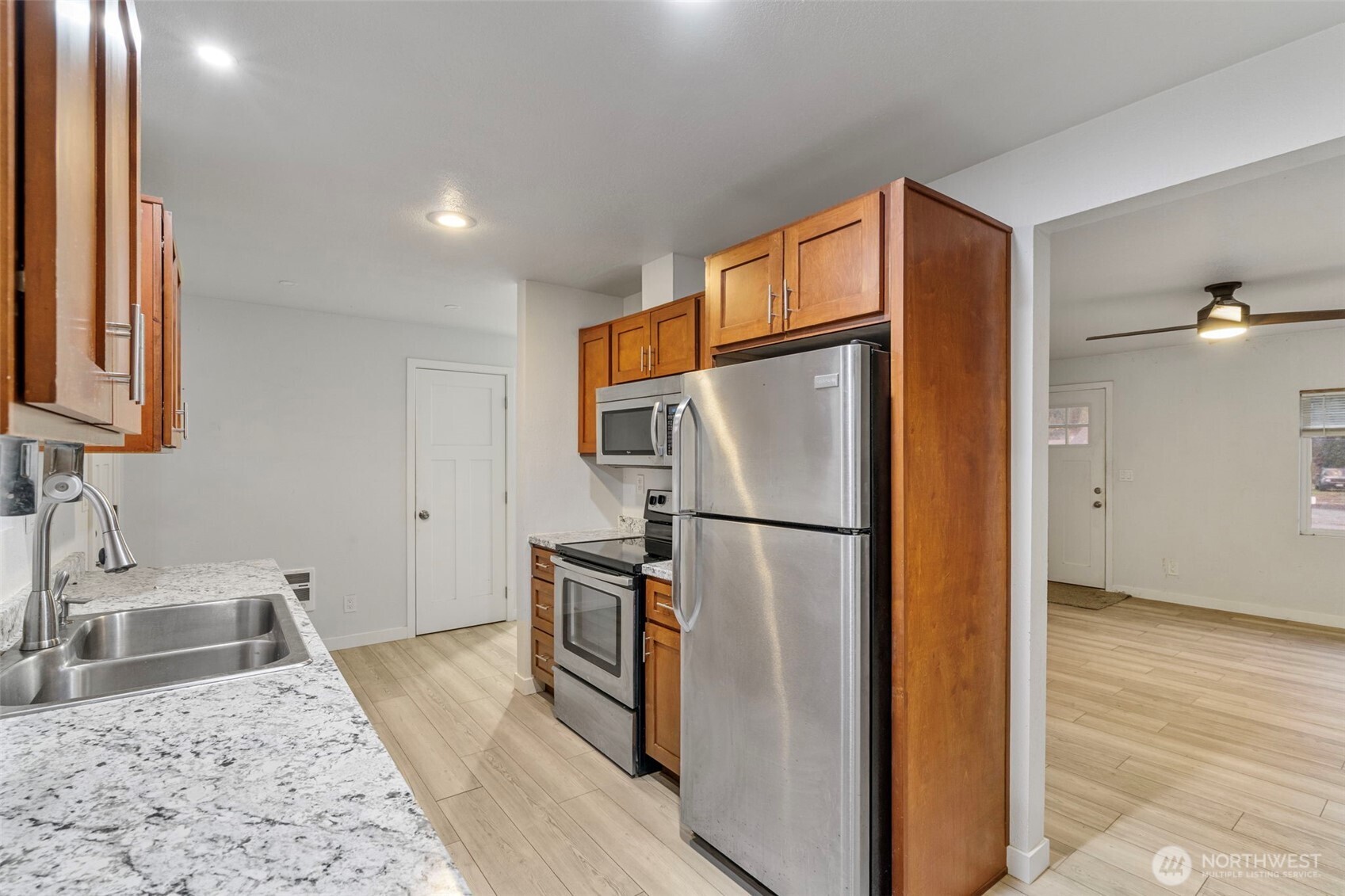 145 Collar Avenue , Morton, WA 98356