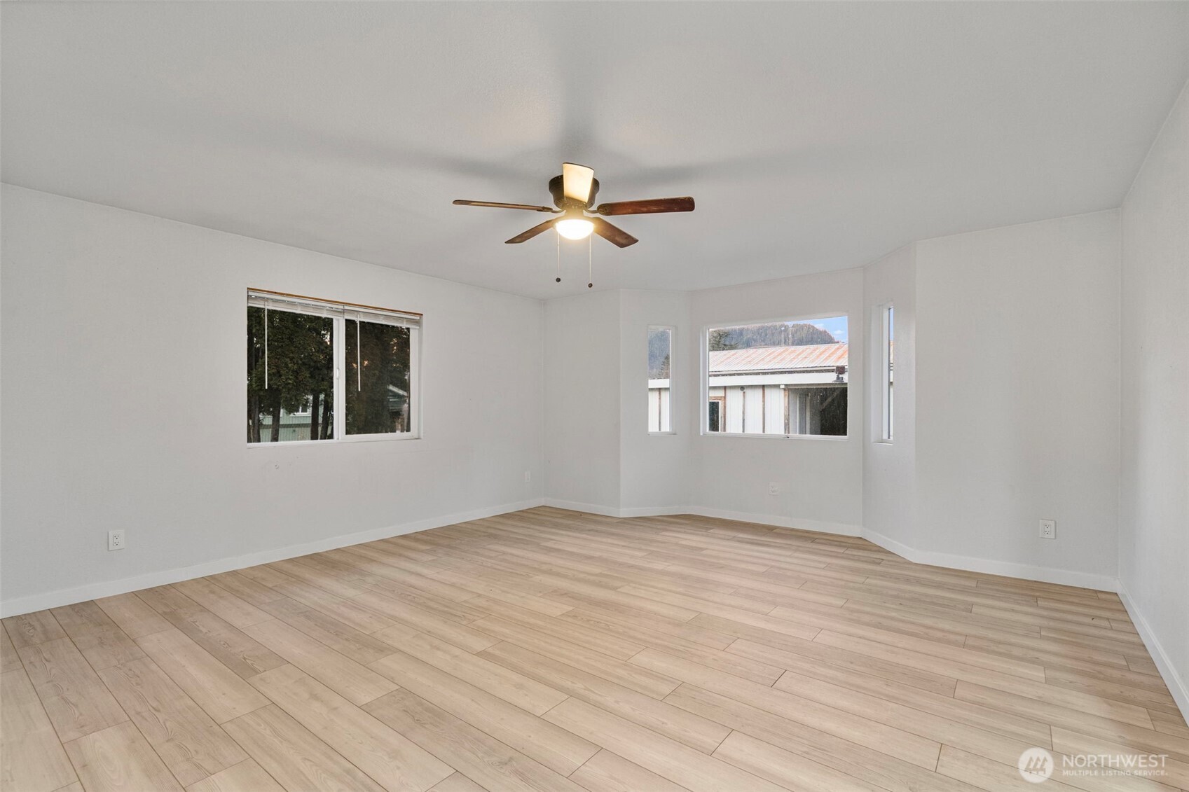 145 Collar Avenue , Morton, WA 98356