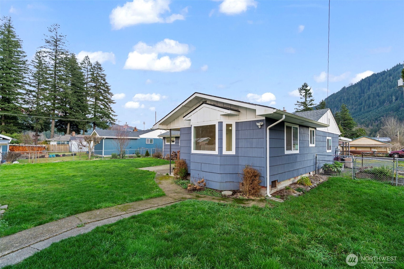 145 Collar Avenue , Morton, WA 98356