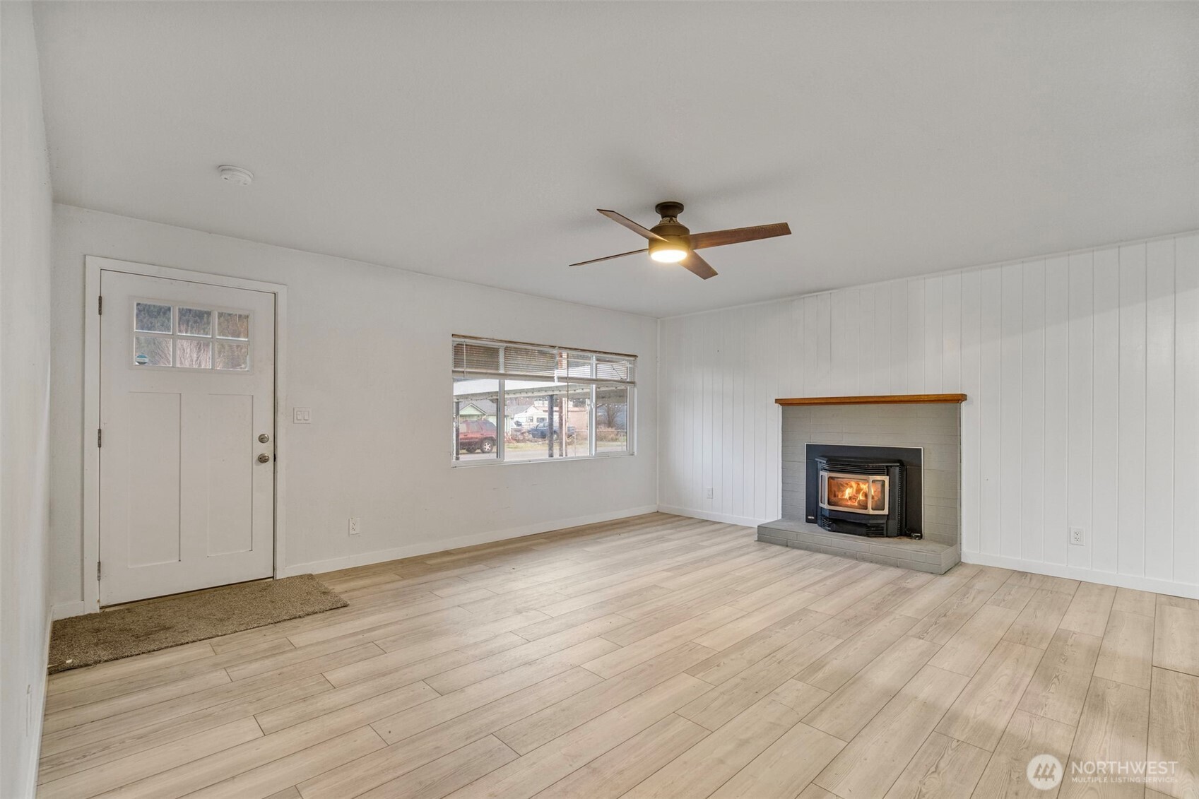 145 Collar Avenue , Morton, WA 98356