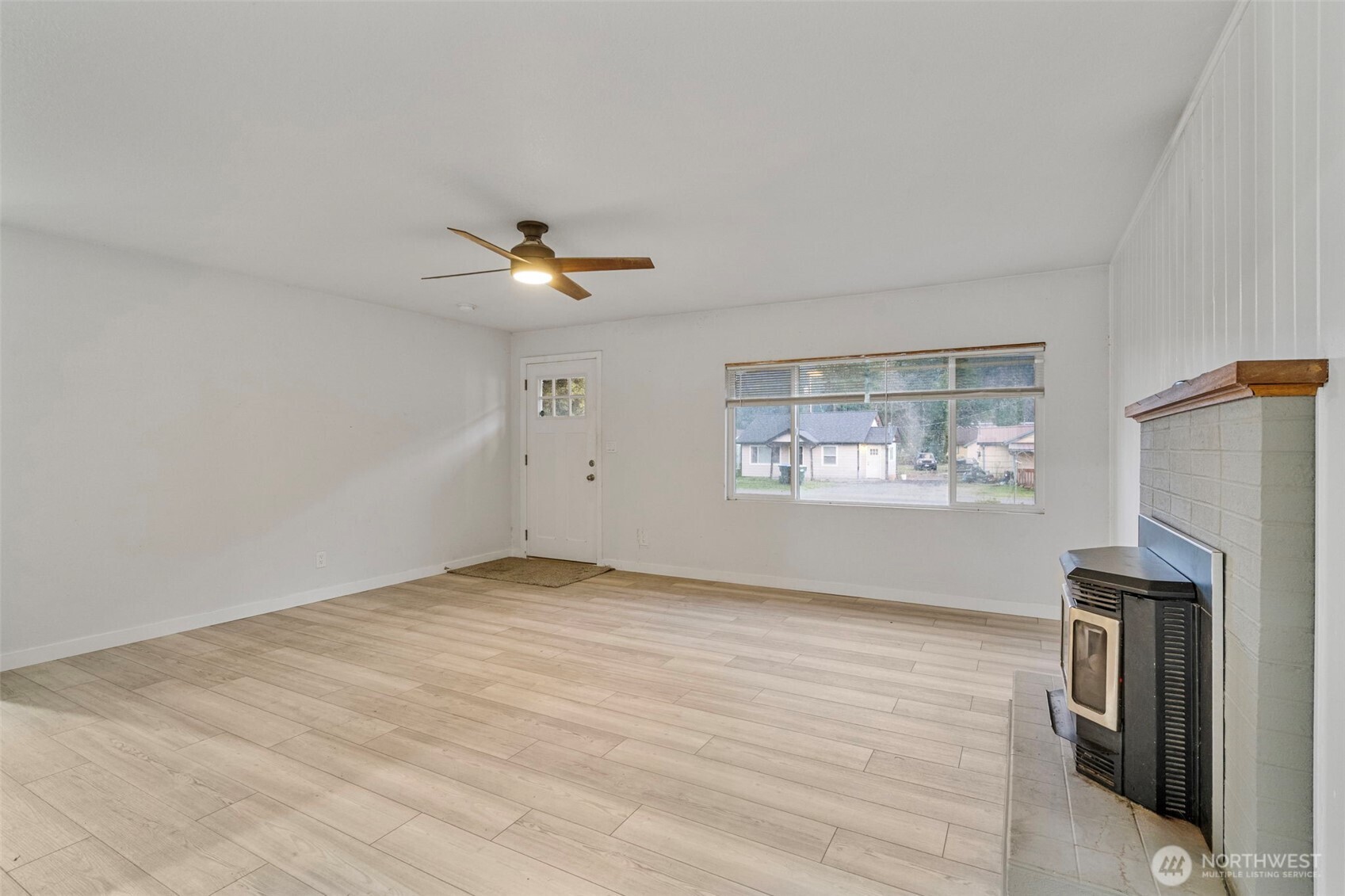 145 Collar Avenue , Morton, WA 98356