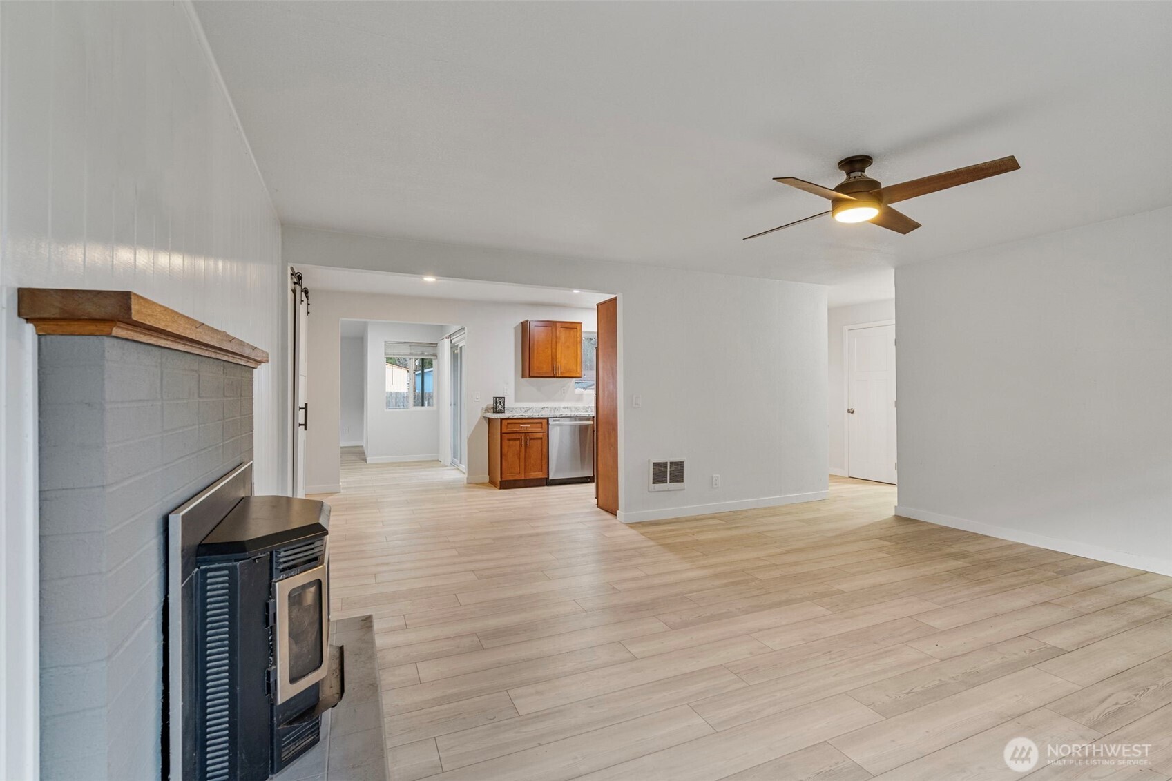 145 Collar Avenue , Morton, WA 98356