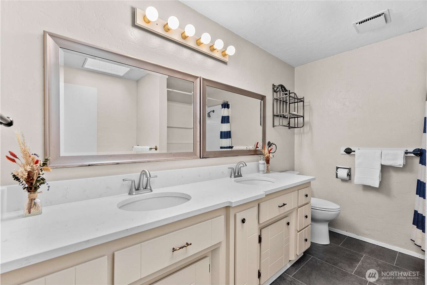 9911 Berkshire Loop SE, Olympia, WA 98513