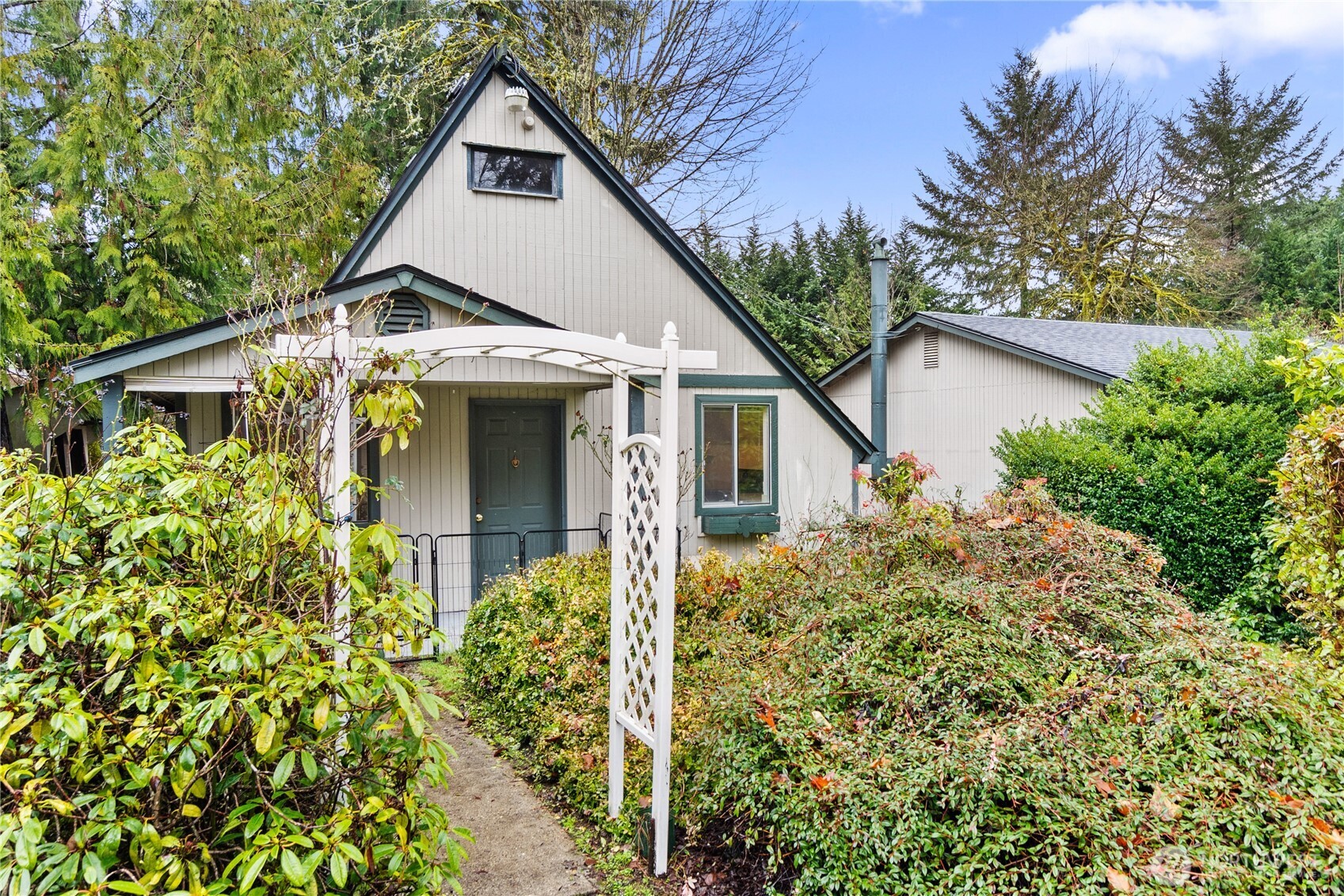 9911 Berkshire Loop SE, Olympia, WA 98513