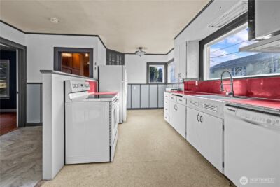 610 N Michigan Street , Aberdeen, WA 98520 - Photo 6