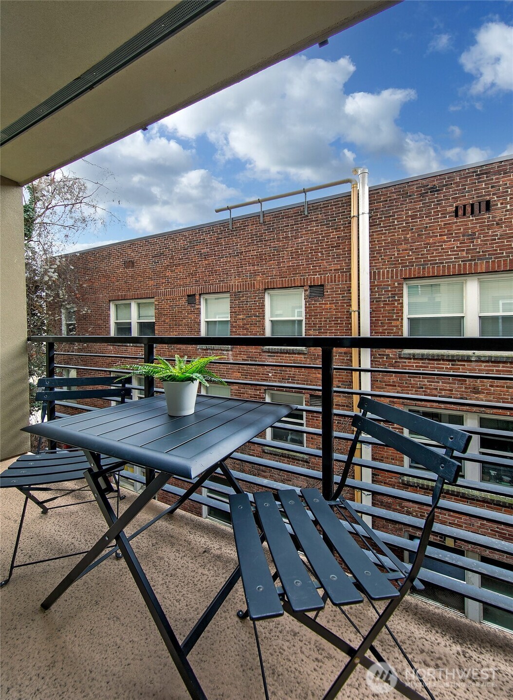 626 4th Avenue W #305, Seattle, WA 98119