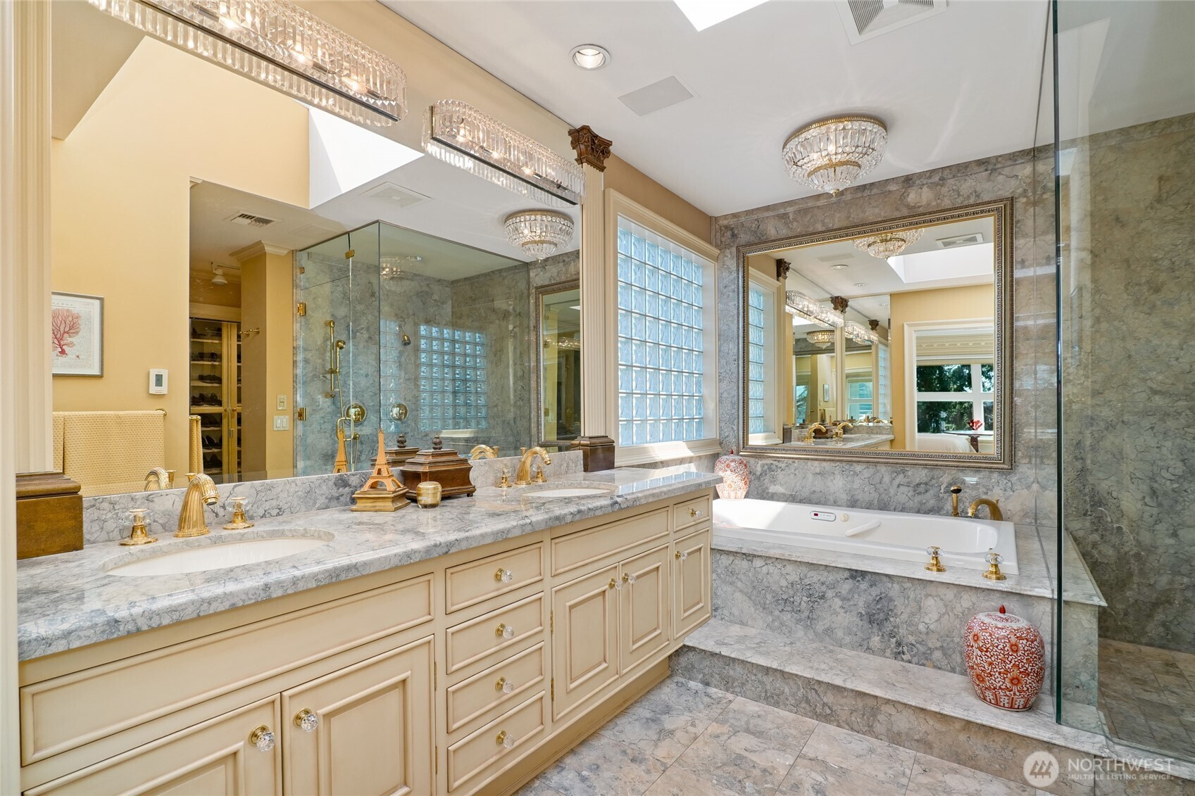 101 99th Avenue NE #301, Bellevue, WA 98004