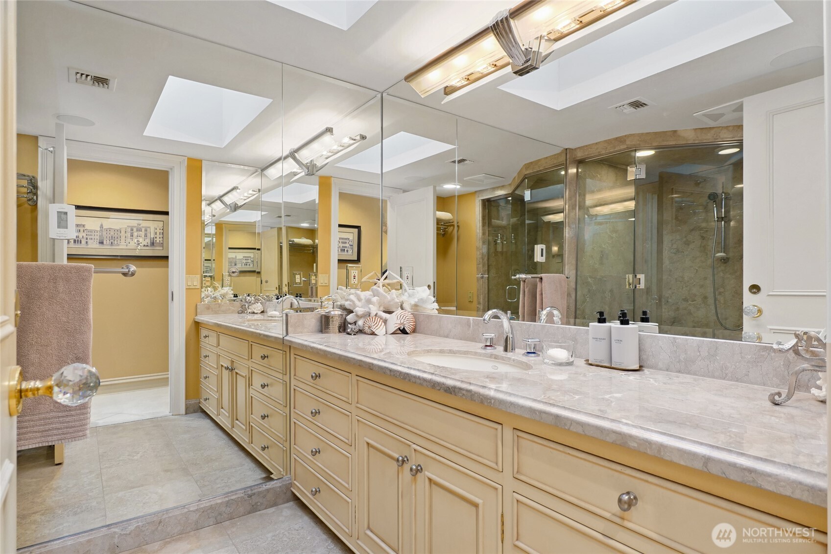 101 99th Avenue NE #301, Bellevue, WA 98004