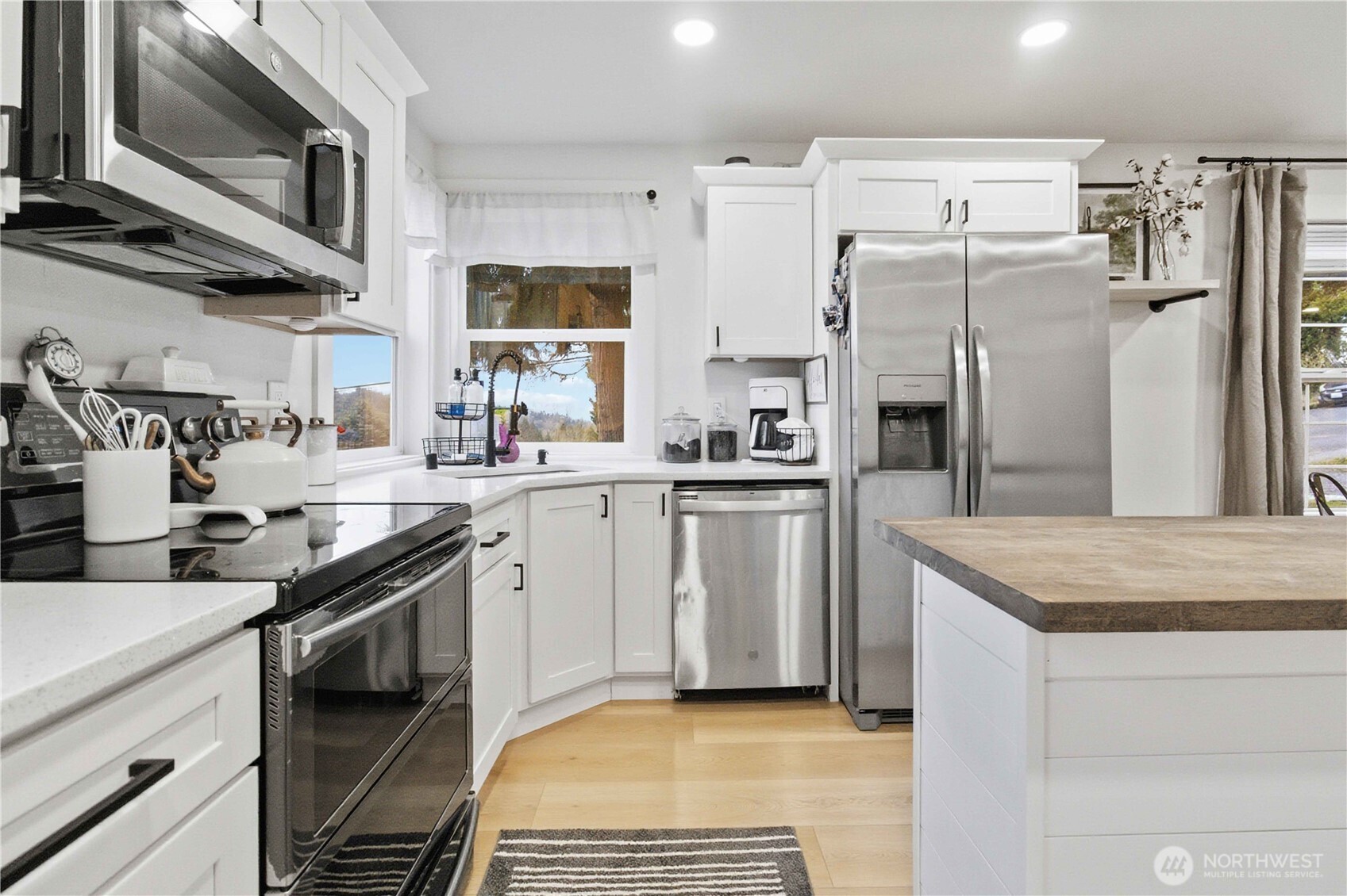 2405 Sunrise Street , Kelso, WA 98626