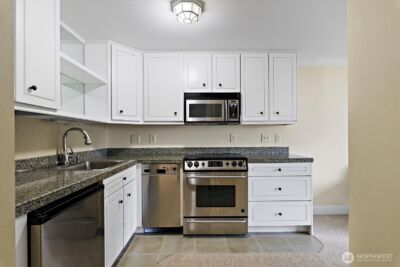 1810 43rd Avenue E #301, Seattle, WA 98112 - Photo 12