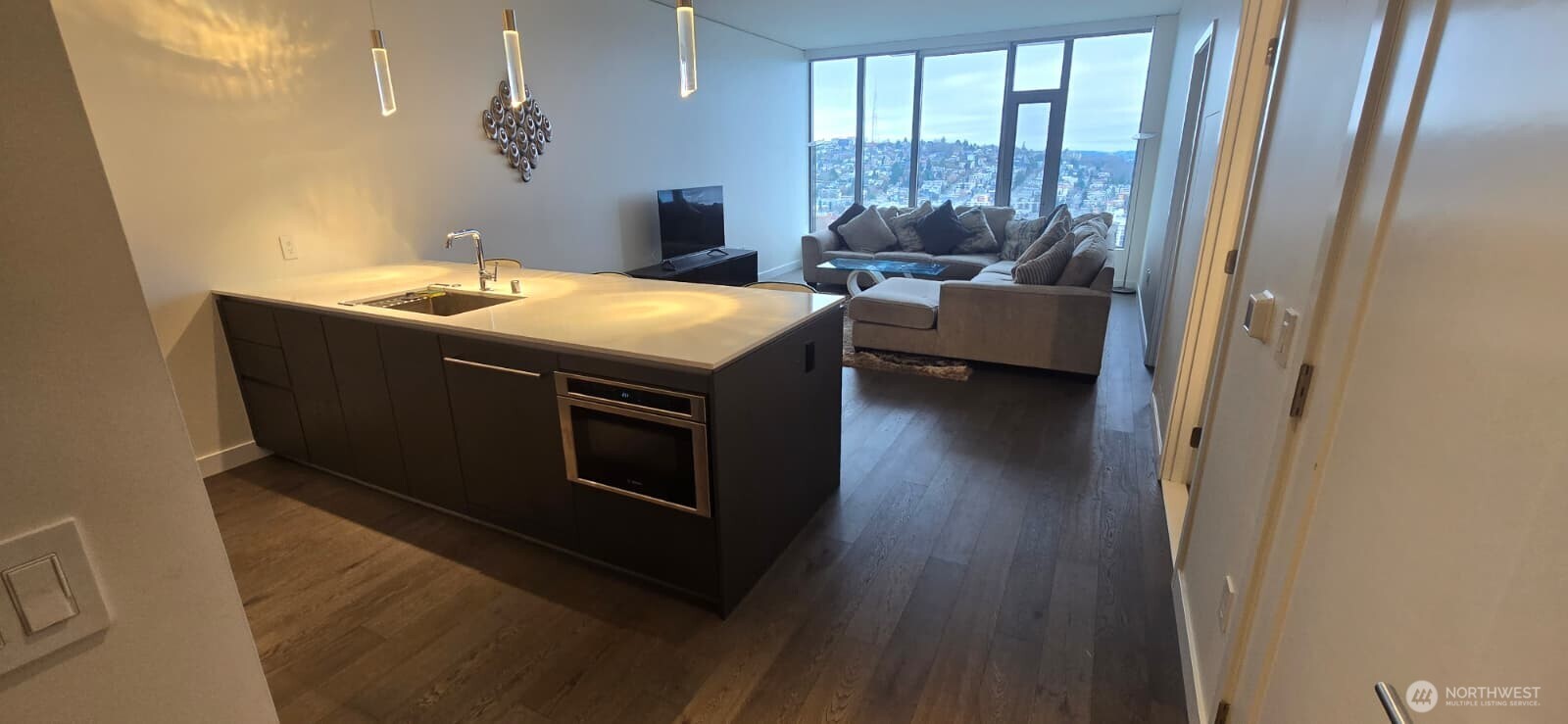 2510 6th Avenue #2501, Seattle, WA 98121