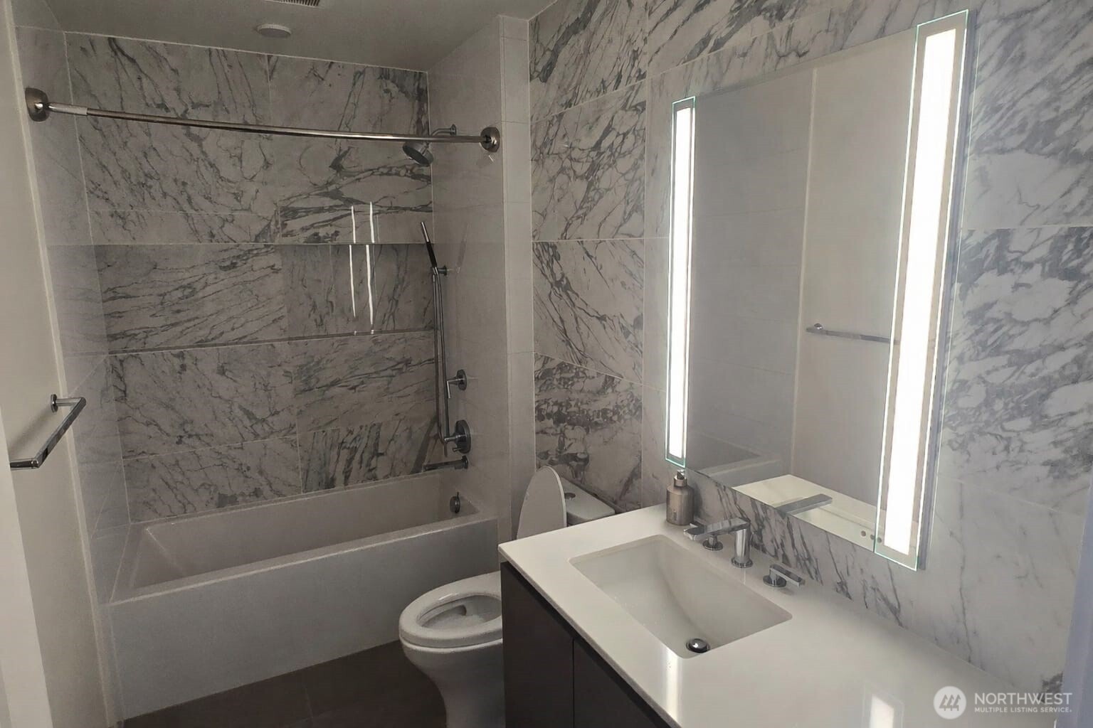 2510 6th Avenue #2501, Seattle, WA 98121