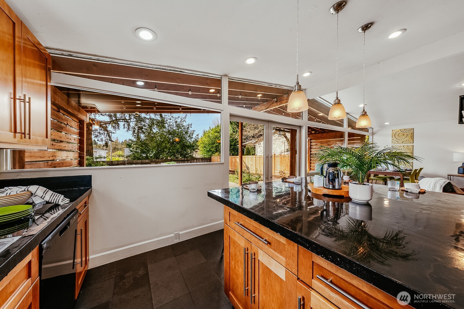 15863 15th Avenue NE, Shoreline, WA 98155